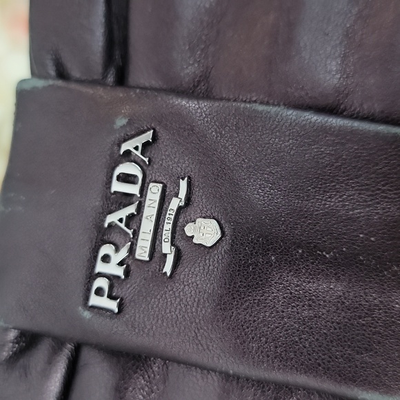 Authentic Prada wallet - Picture 8 of 11